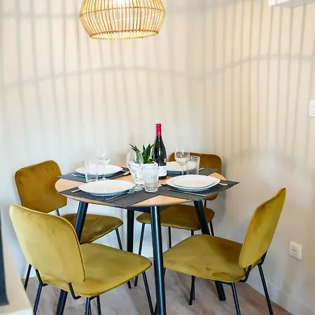 Le Clos De St Val 5 *