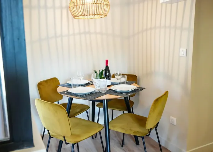 Le Clos De St Val 5 *